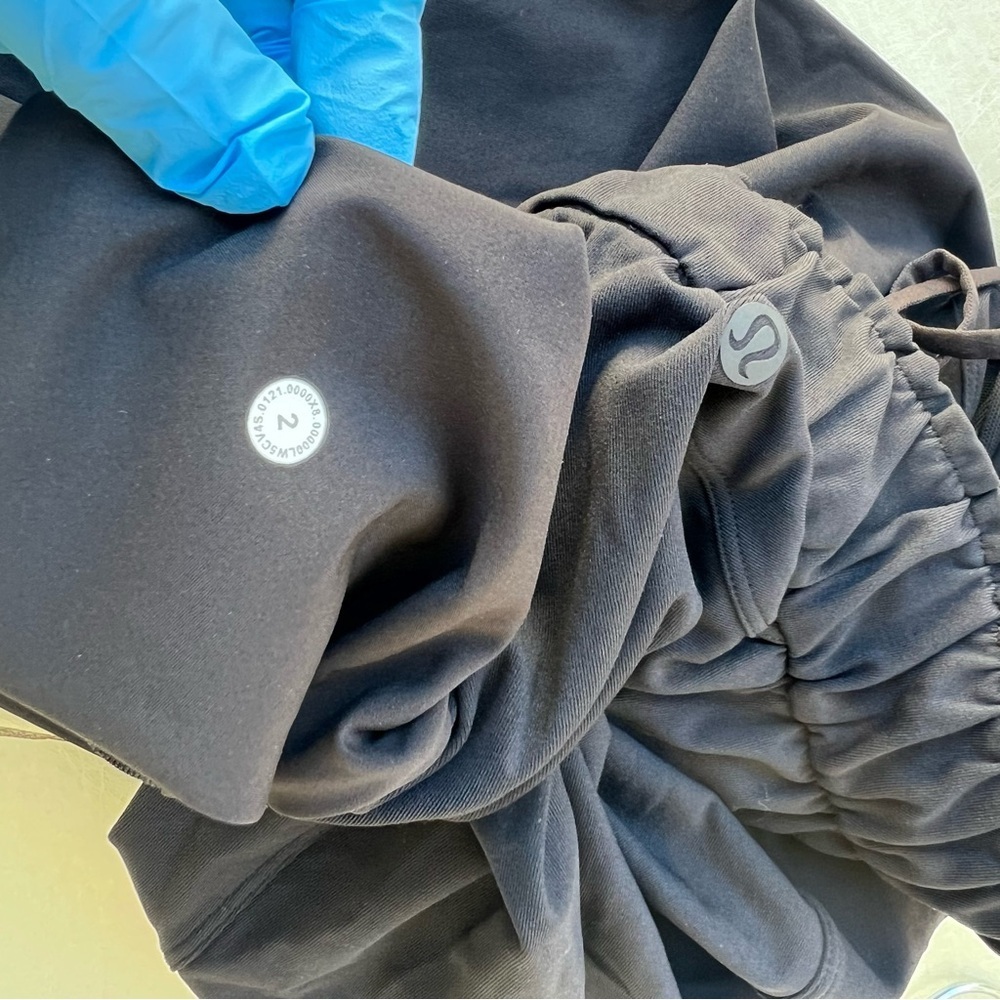 Lululemon Stretch High Rise Jogger Paper
Bag Waist Women’s Size 2 - Picture 8 of 8